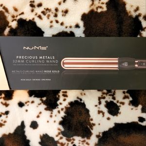 NUME Precious Metals Rose Gold 32mm Curling Wand.